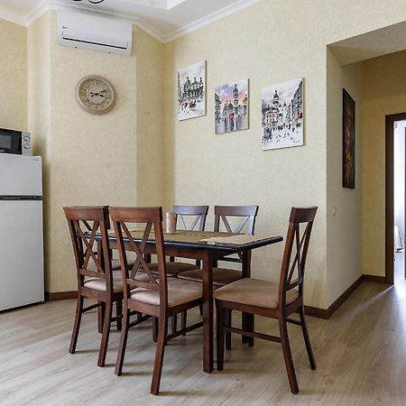Historic Apartment Sofia In The Old Town Lviv Buitenkant foto