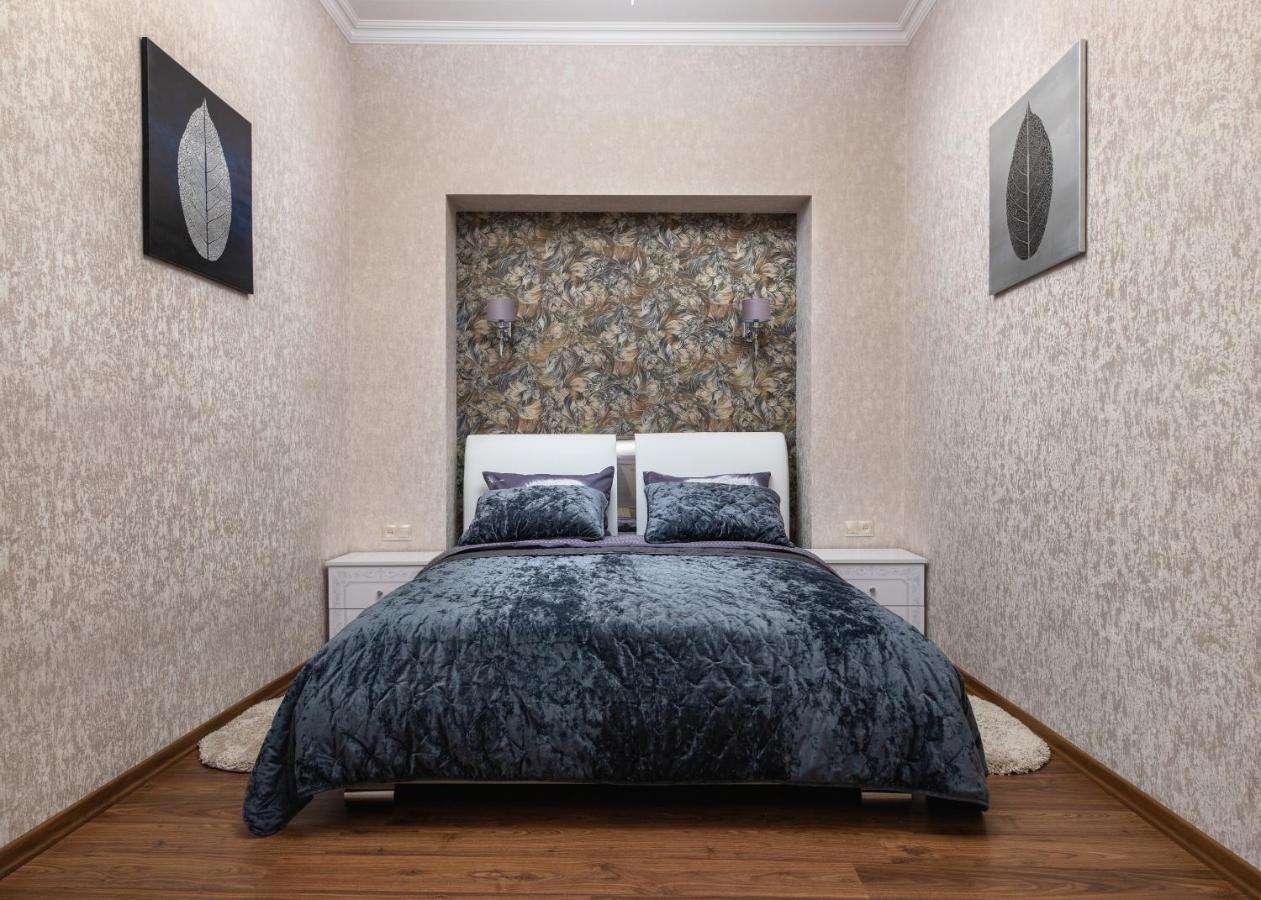 Historic Apartment Sofia In The Old Town Lviv Buitenkant foto