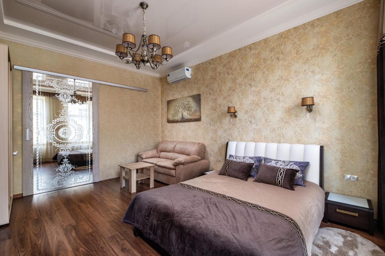 Historic Apartment Sofia In The Old Town Lviv Buitenkant foto