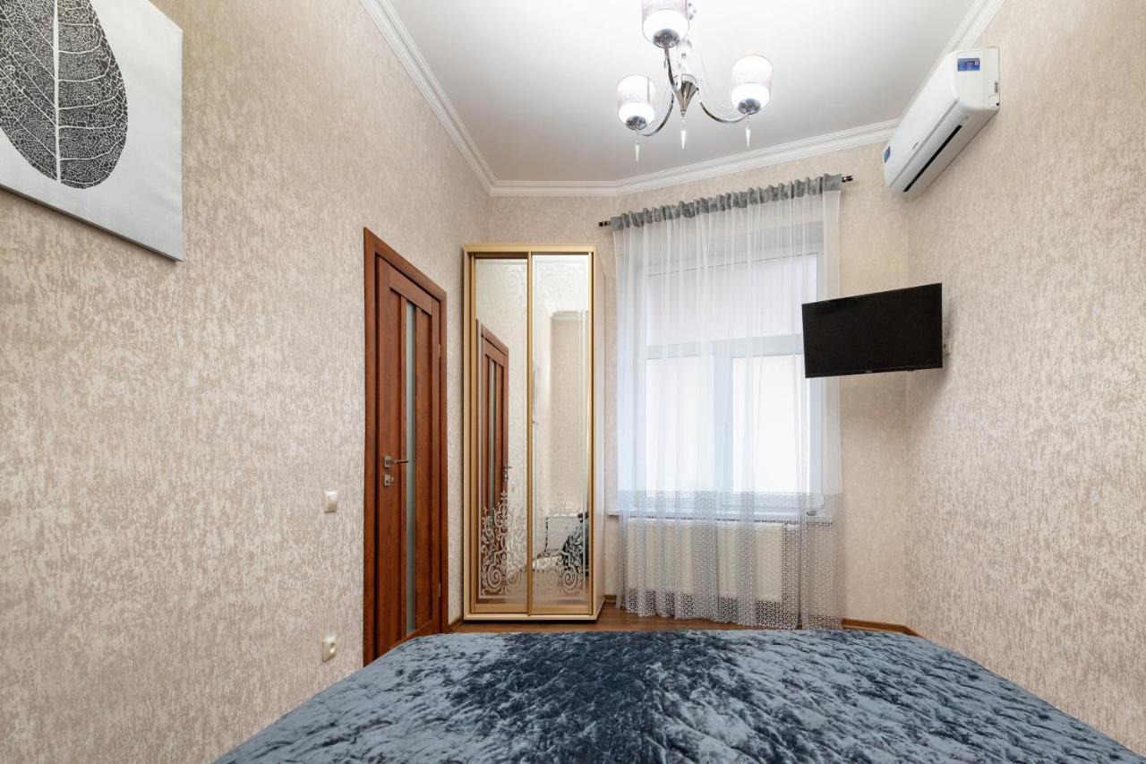 Historic Apartment Sofia In The Old Town Lviv Buitenkant foto
