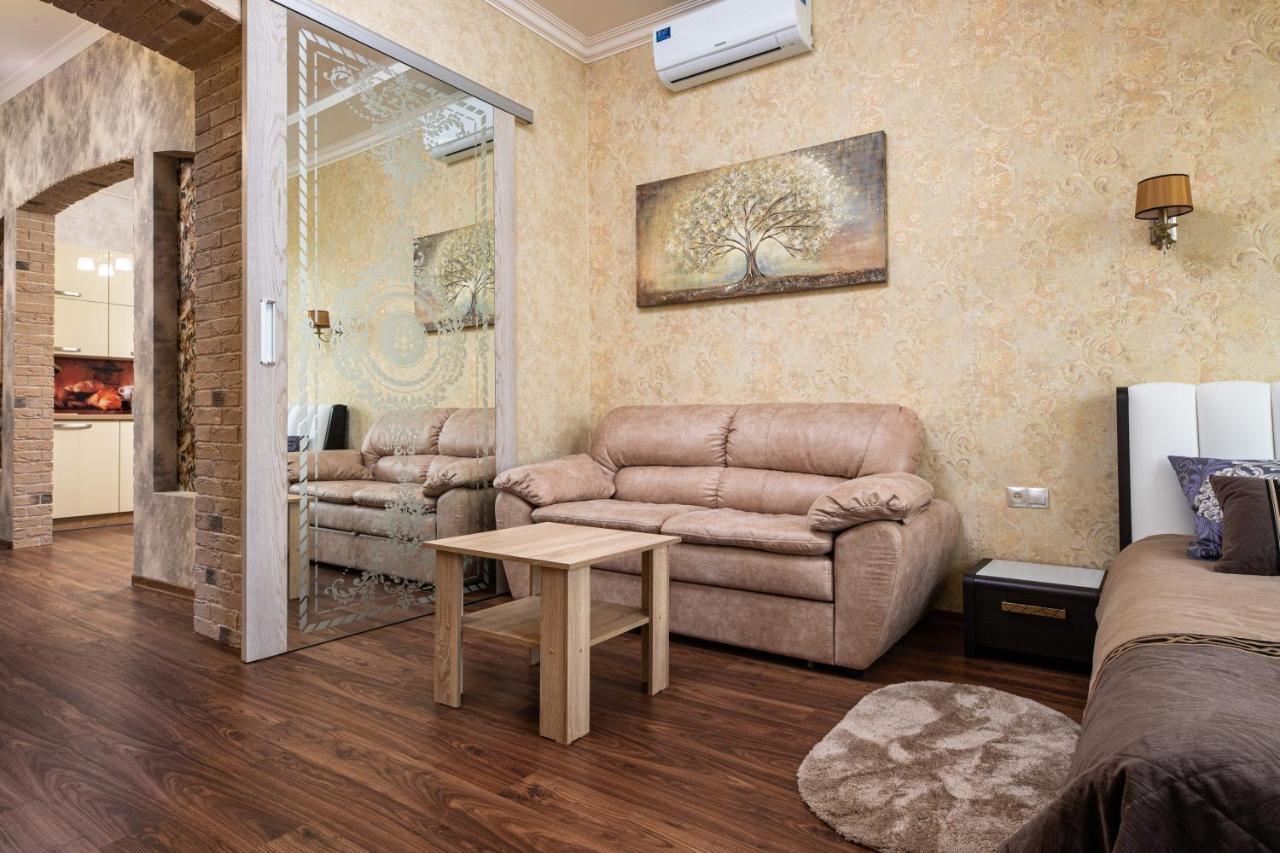 Historic Apartment Sofia In The Old Town Lviv Buitenkant foto