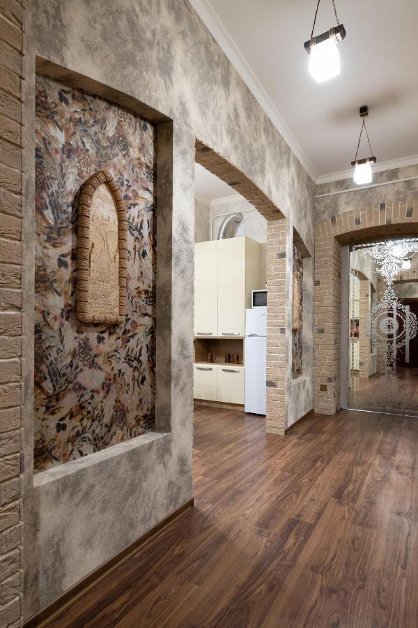 Historic Apartment Sofia In The Old Town Lviv Buitenkant foto