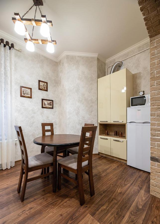 Historic Apartment Sofia In The Old Town Lviv Buitenkant foto